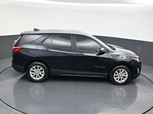 Used 2021 Chevrolet Equinox LS image 21