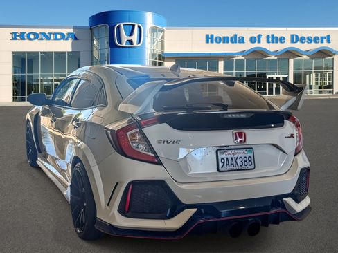 Used 2018 Honda Civic Type R image 5