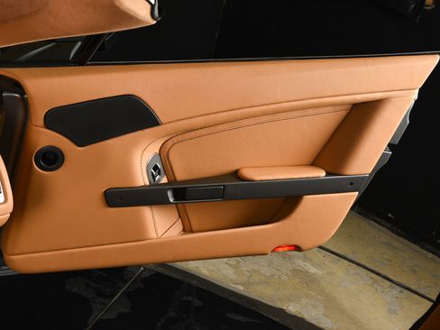 Used 2011 Aston Martin V8 Vantage Roadster RWD image 37
