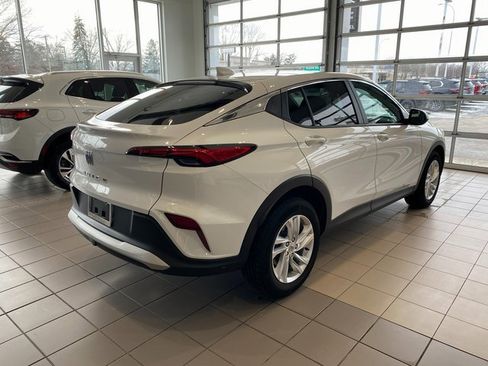 Used 2024 Buick Envista Preferred w/ Convenience I Package image 7