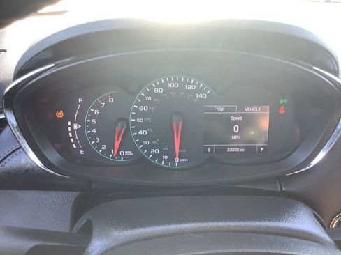 Used 2020 Chevrolet Trax LT w/ LT Convenience Package image 28