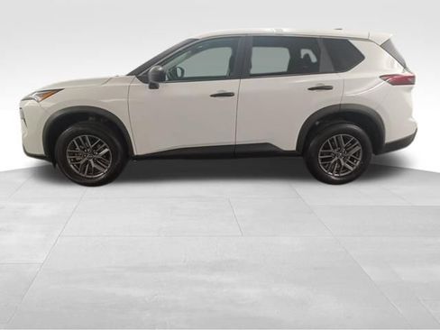 Used 2024 Nissan Rogue S FWD image 5