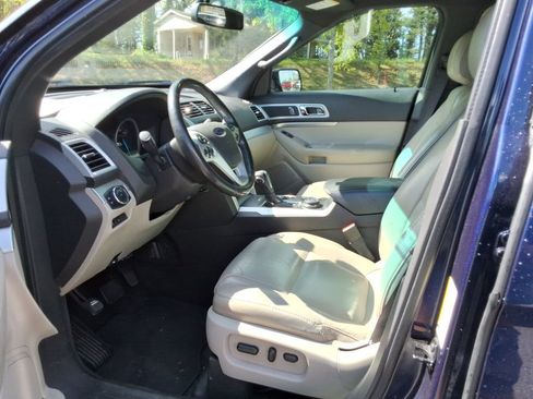 Used 2011 Ford Explorer XLT w/ 202A Rapid Spec Order Code image 12