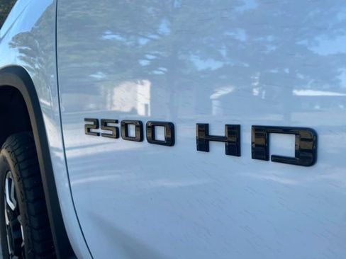 Used 2024 Chevrolet Silverado 2500 LTZ w/ LTZ Texas Edition image 15