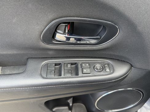 Used 2020 Honda HR-V EX image 17