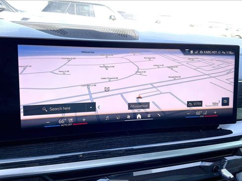 Used 2025 BMW X6 xDrive40i w/ Executive Package image 31