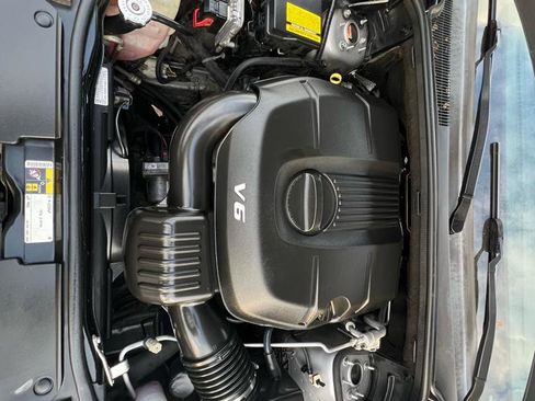 Used 2015 Jeep Grand Cherokee Limited w/ Luxury Group II image 14