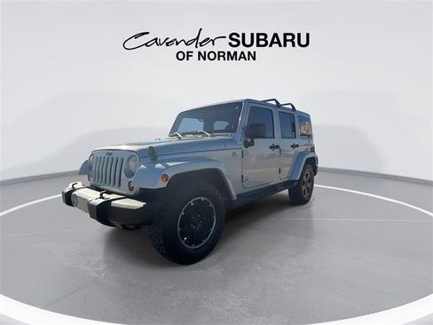 Used 2012 Jeep Wrangler Unlimited Sahara image 4