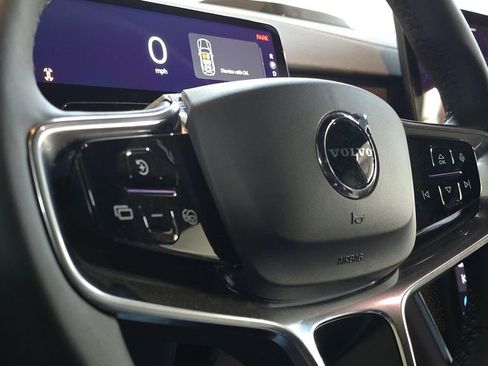 New 2025 Volvo EX90 Plus image 33