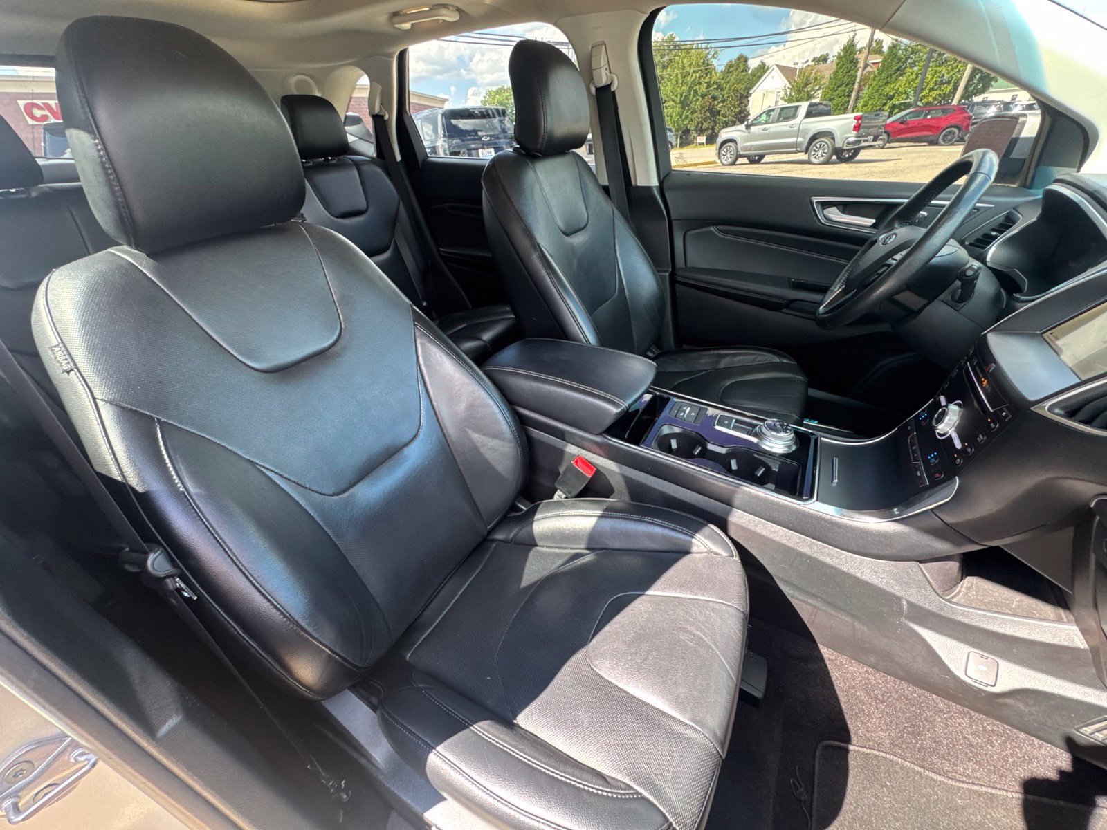 Used 2019 Ford Edge Titanium w/ Equipment Group 301A FWD image 30