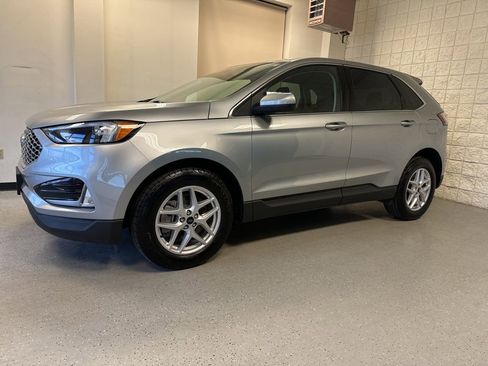Used 2024 Ford Edge SEL w/ Convenience Package AWD/4WD image 35