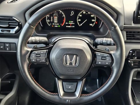 Used 2025 Honda Pilot TrailSport image 14