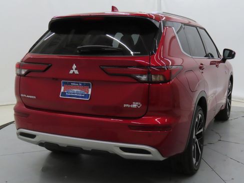 New 2025 Mitsubishi Outlander SEL image 3
