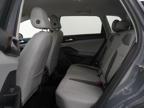 Used 2022 Volkswagen Taos SE image 18