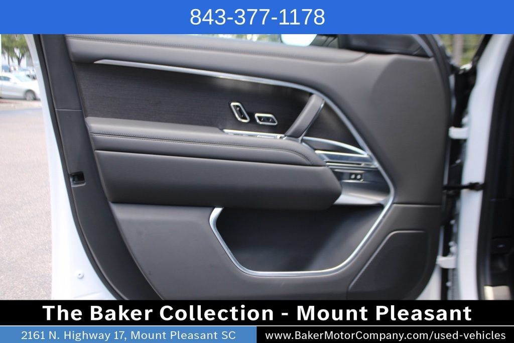 Used 2024 Land Rover Range Rover SE AWD/4WD image 8