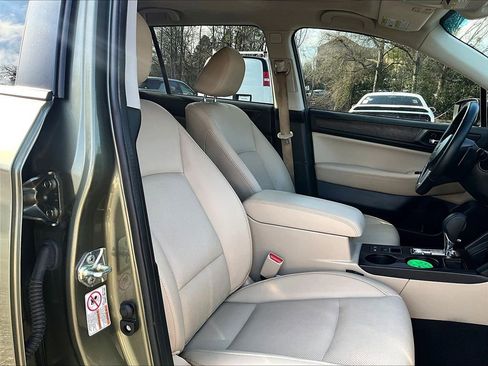 Used 2017 Subaru Outback 2.5i Limited image 16