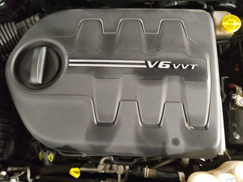 Used 2020 Jeep Cherokee Trailhawk image 30