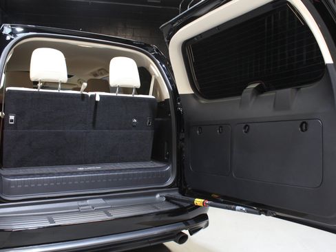 Used 2022 Lexus GX 460 Premium w/ Accessory Package AWD/4WD image 62