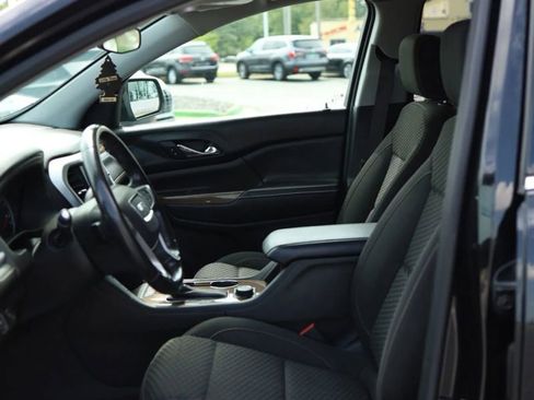 Used 2018 GMC Acadia SLE w/ LPO, Black Accent Package image 28