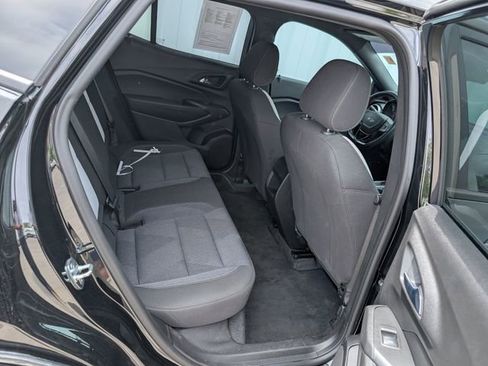 Used 2024 Chevrolet Trax RS FWD image 19