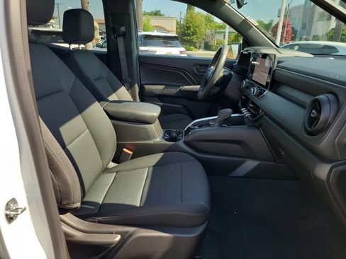 Used 2024 Chevrolet Colorado Trail Boss w/ LPO, Skid Plate Package AWD/4WD image 16
