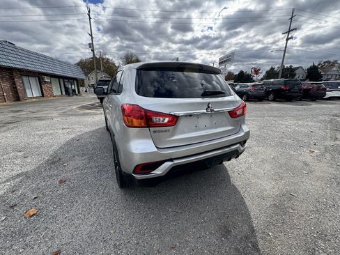 Used 2019 Mitsubishi Outlander Sport SE FWD image 12