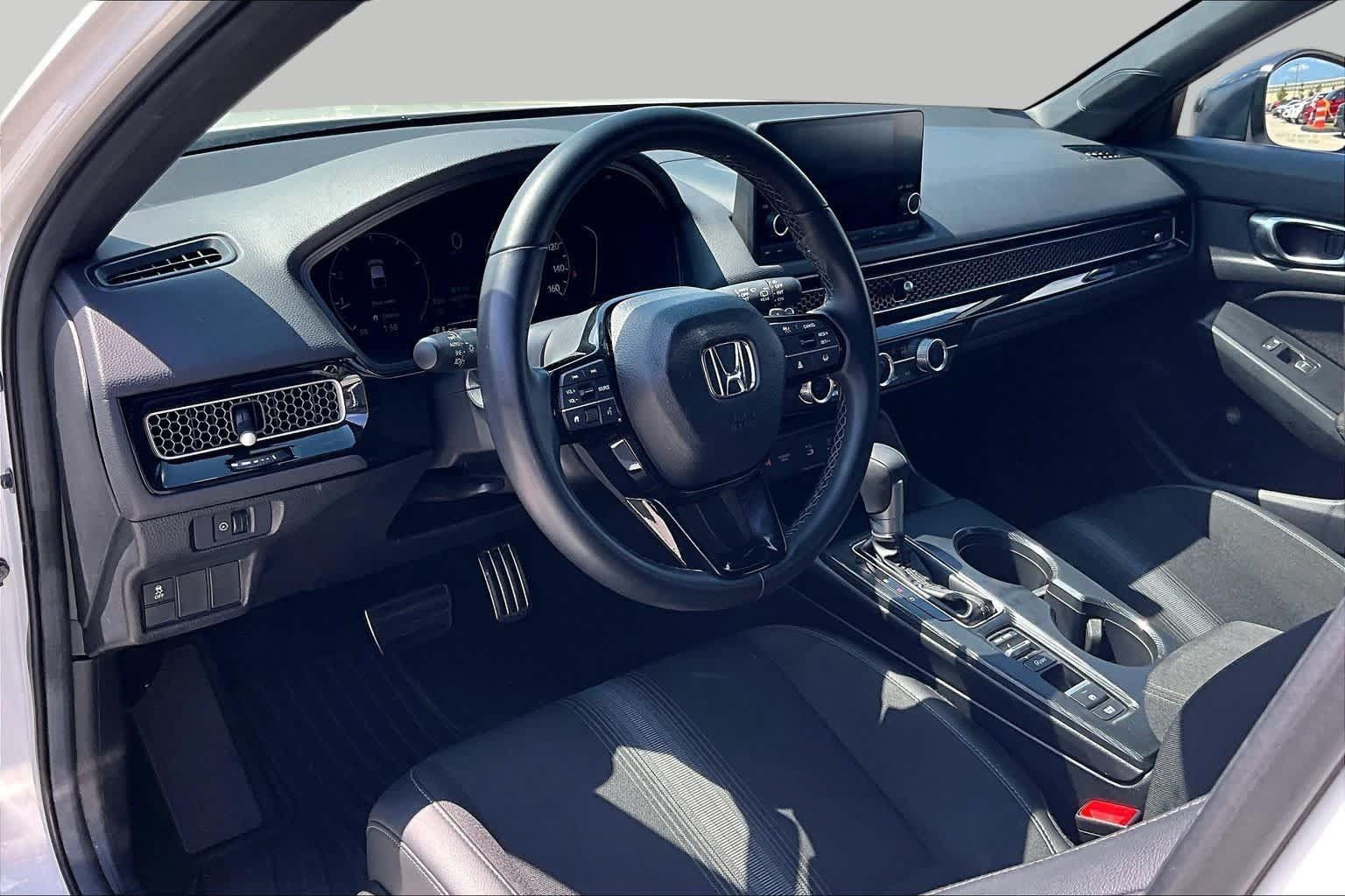 Used 2025 Honda Civic Sport image 16