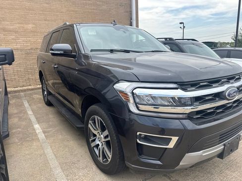 Used 2024 Ford Expedition Limited AWD/4WD image 3