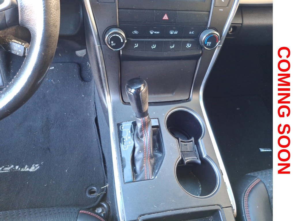 Used 2015 Toyota Camry SE FWD image 16