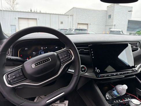 Used 2022 Jeep Wagoneer Series II image 15