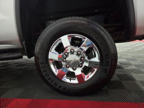 Used 2018 GMC Sierra 2500 SLT w/ Suspension Package, Off-Road AWD/4WD image 85