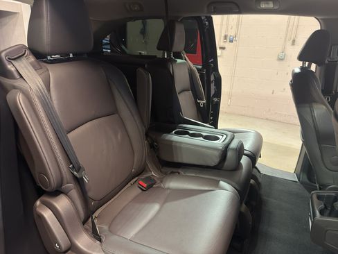 Used 2018 Honda Odyssey Elite image 24