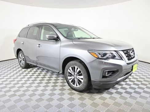 Used 2020 Nissan Pathfinder SL image 9