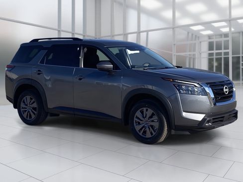 New 2025 Nissan Pathfinder SV image 8