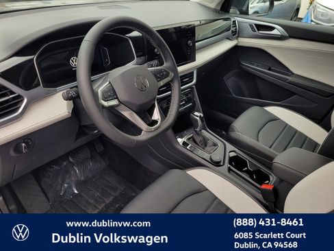 New 2025 Volkswagen Taos SEL image 9