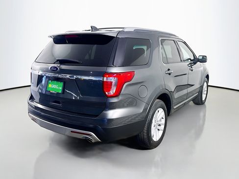 Used 2017 Ford Explorer XLT w/ Equipment Group 202A image 10
