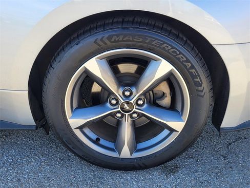 Used 2016 Ford Mustang Premium image 31