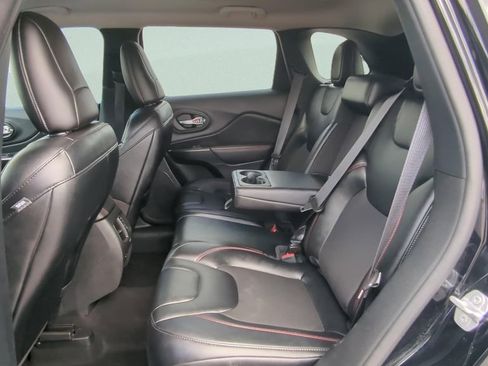 Used 2022 Jeep Cherokee Trailhawk w/ Technology Group B image 10