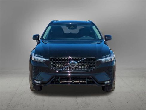 Used 2024 Volvo XC60 B5 Plus w/ Protection Package Premier image 9