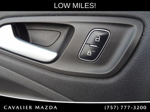 Used 2017 Ford Escape SE FWD image 17