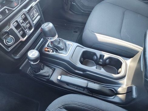 Used 2023 Jeep Gladiator Willys image 31