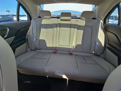 Used 2018 Lincoln Continental Reserve image 28