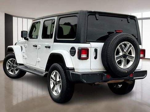 Used 2022 Jeep Wrangler Unlimited Sahara image 5