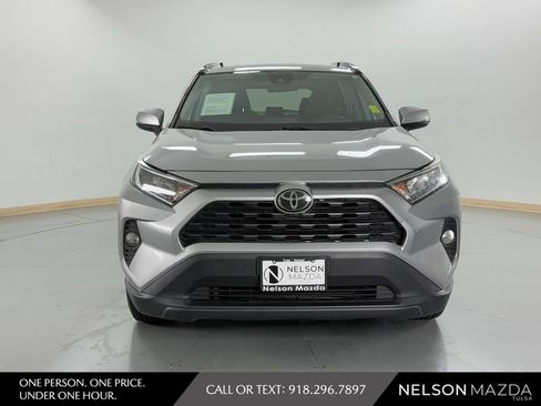 Used 2020 Toyota RAV4 XLE FWD image 2