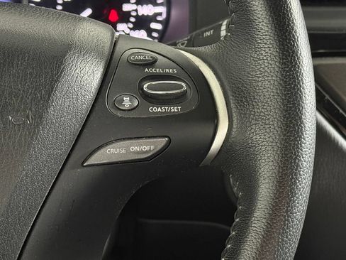 Used 2019 Nissan Pathfinder SV AWD/4WD image 39