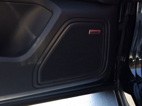 Certified 2025 Porsche Macan image 14