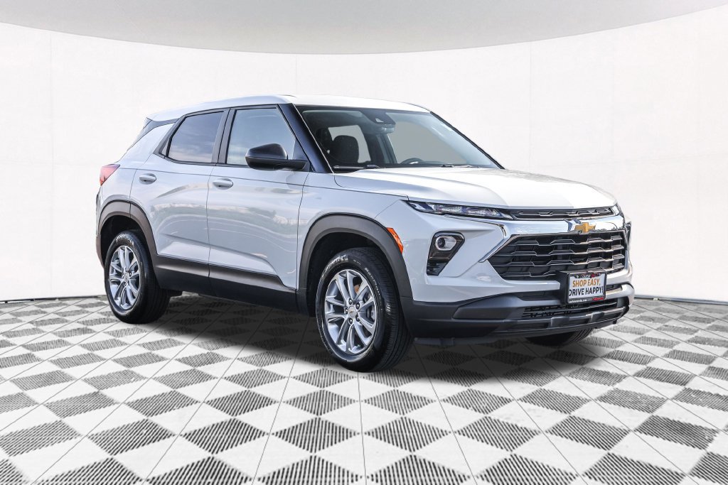 Used 2025 Chevrolet TrailBlazer LS w/ LS Convenience Package AWD/4WD image 9