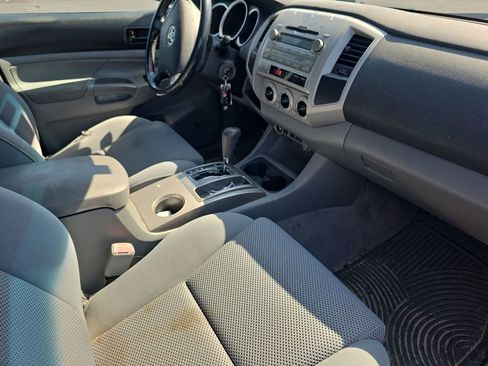 Used 2010 Toyota Tacoma PreRunner RWD image 13
