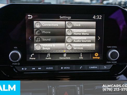 Used 2025 Nissan Pathfinder SV image 35