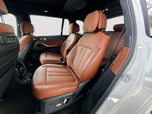 Used 2022 BMW X7 xDrive40i w/ M Sport Package image 26